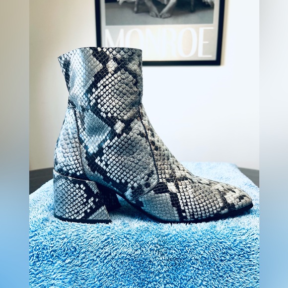 ELENA IACHI- SNAKE PRINT ANKLE BOOTS IN A SILVER, DARK GREY, A TOUCH OF BLACK - Picture 4 of 16